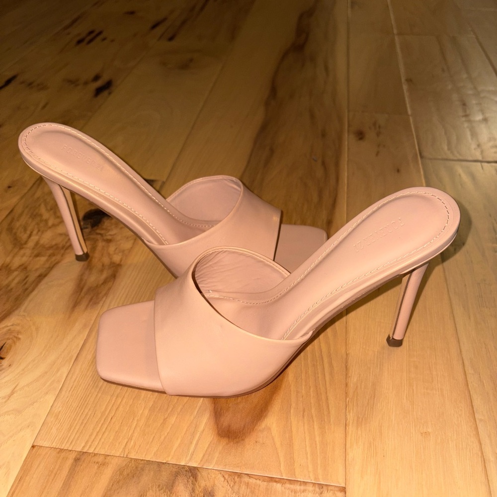 NWT Forever 21 Nude Color Mule Heels